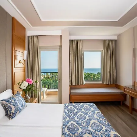 מלון Royal Atlantis 4*