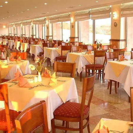 מלון Royal Atlantis 4*