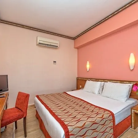 Отель Royal Atlantis 4*