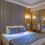 Royal Atlantis 4* Side